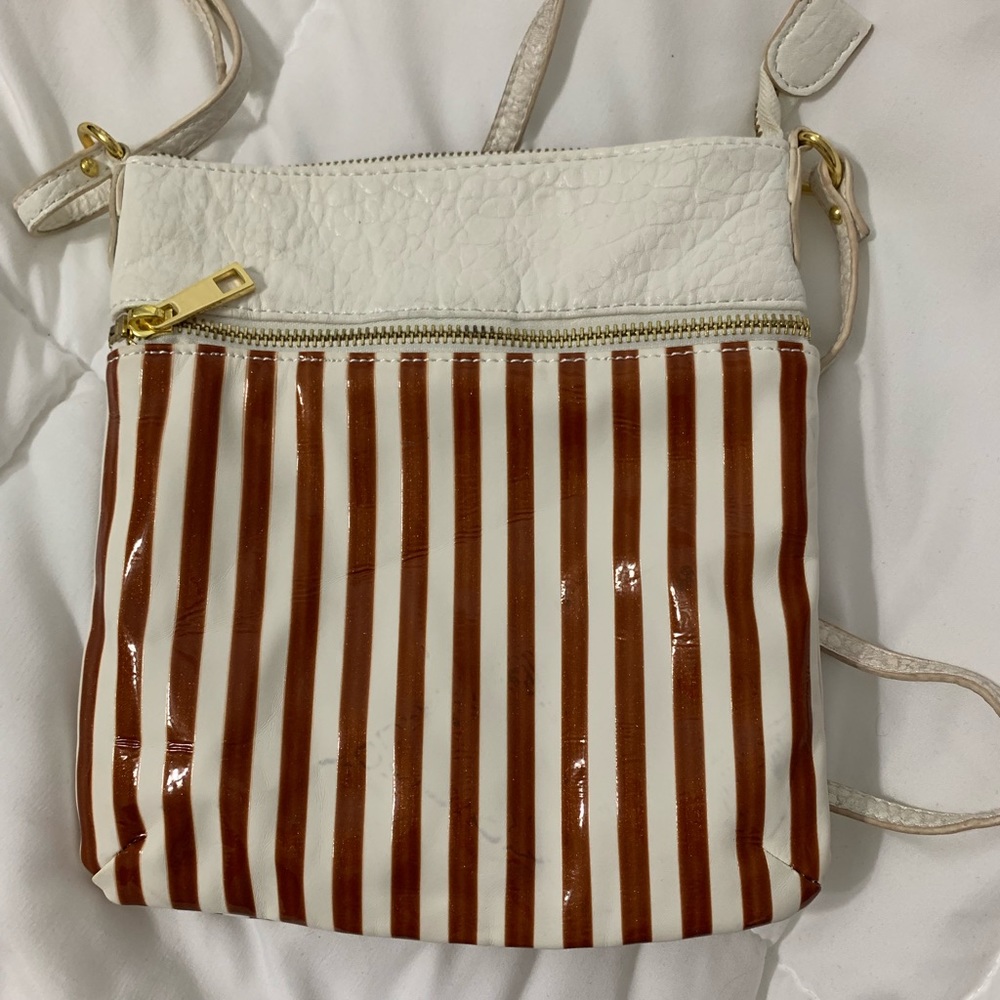 New Directions convertible crossbody bag.